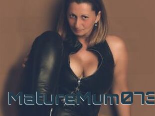 MatureMum073